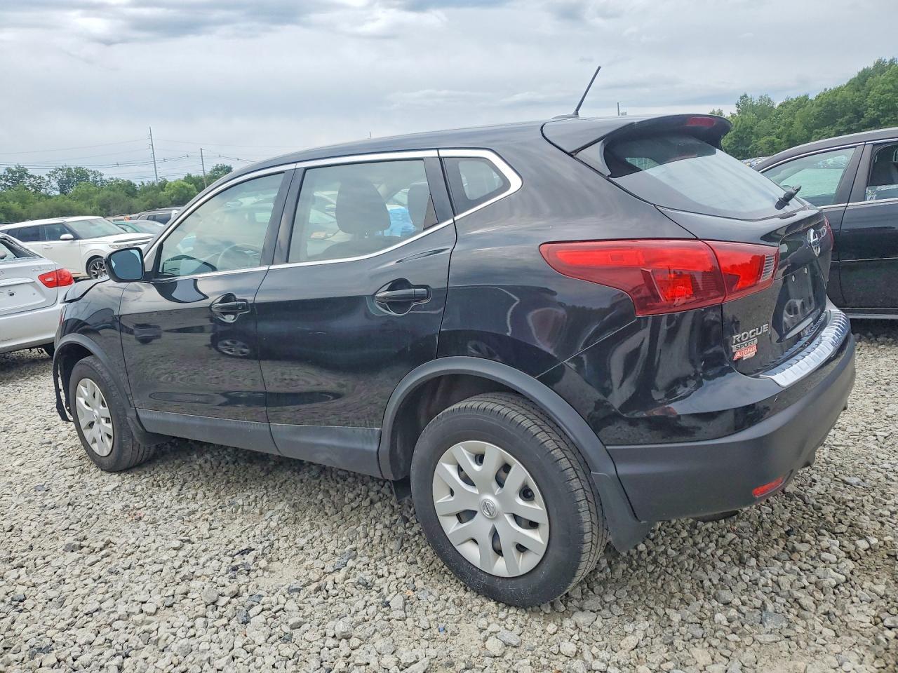 2019 Nissan Rogue Sport S - Фото 2
