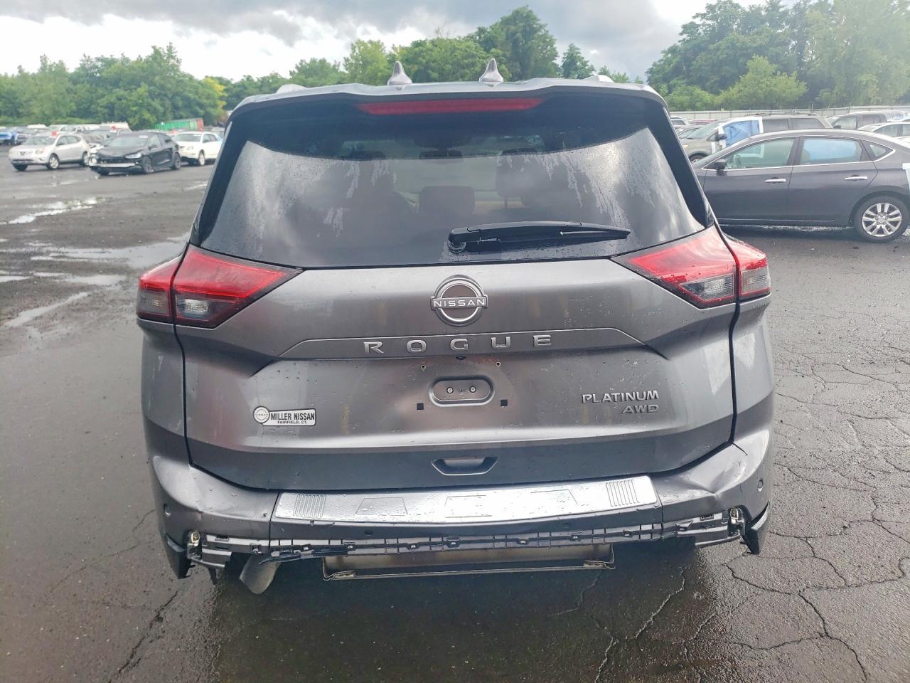 2026 Nissan Rogue Platinum - Image 6