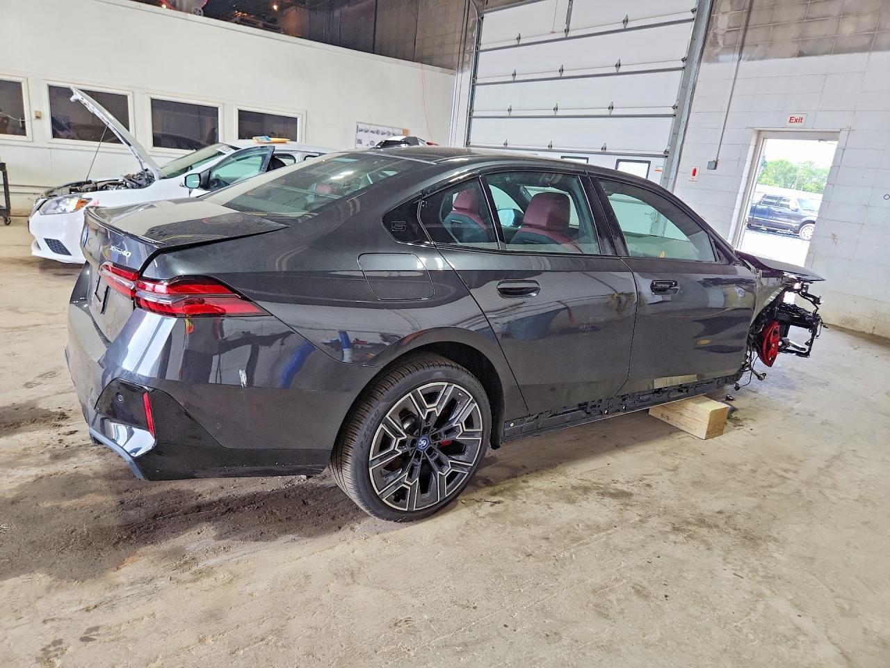2025 BMW I5 xDrive 40 - Фото 3
