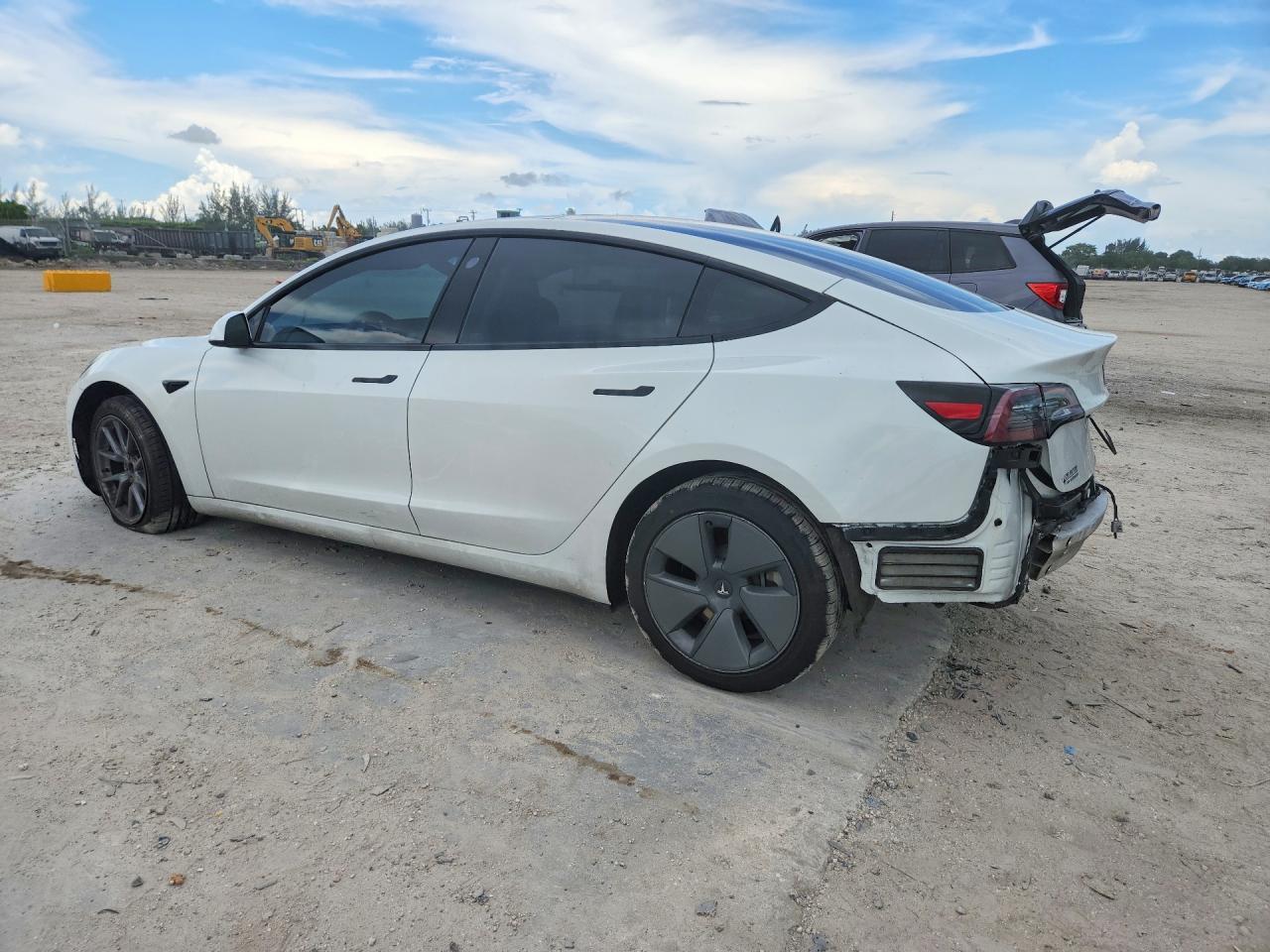 2021 Tesla Model 3 - Фото 2