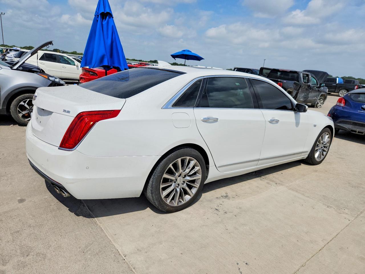 2016 Cadillac Ct6 Luxury - Image 3