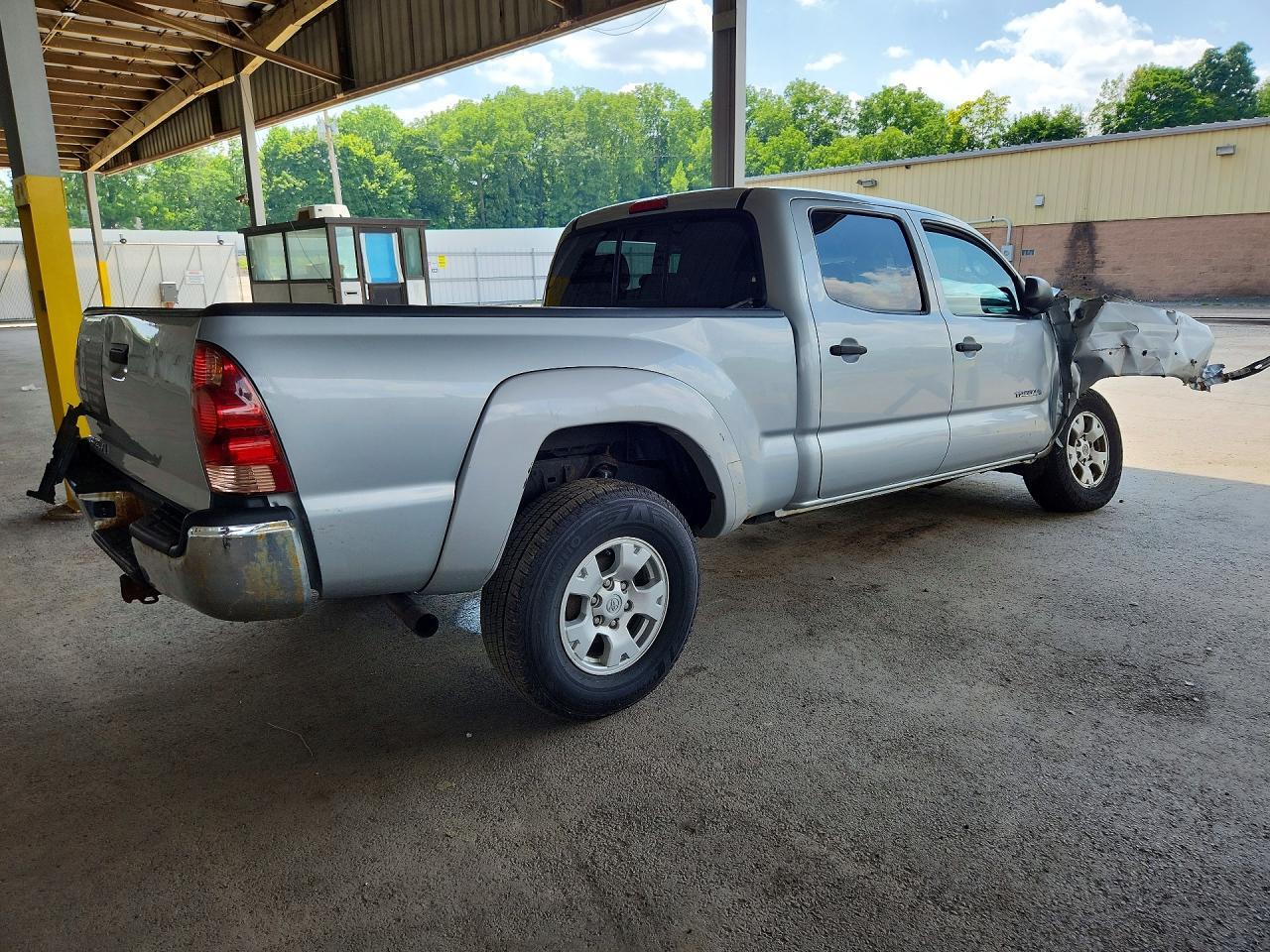 2005 Toyota Tacoma Double Cab Long Bed - Image 3