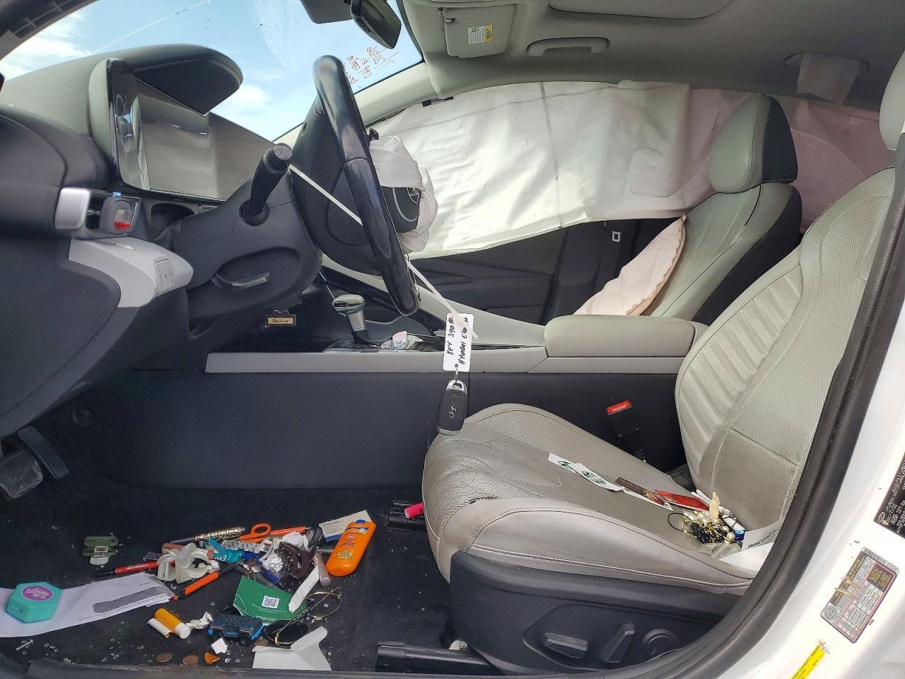 2021 Hyundai Elantra Limited - Image 7
