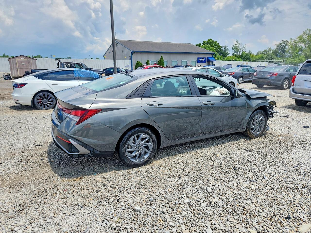 2024 Hyundai Elantra Sel - Image 3