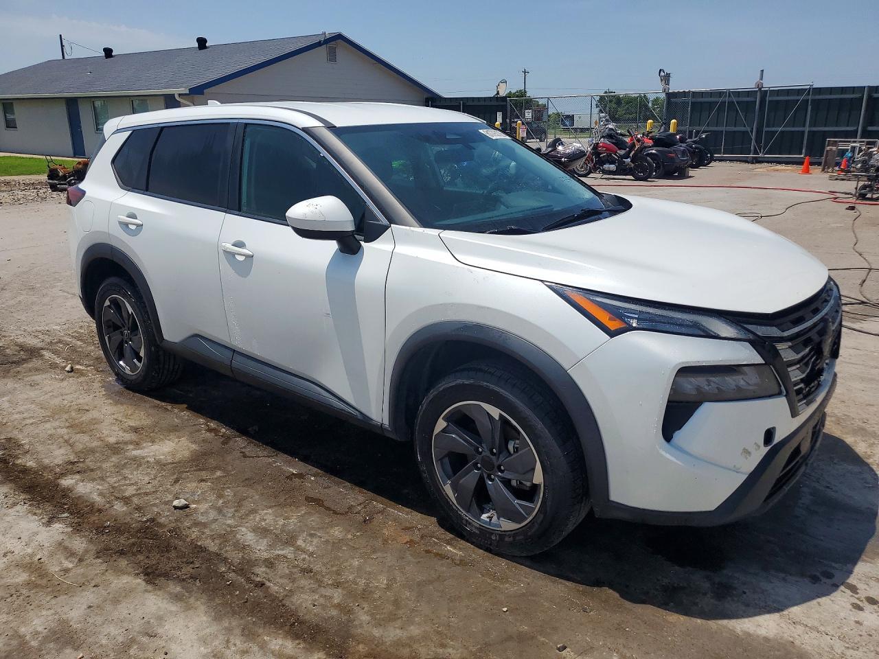 2024 Nissan Rogue Sv - Фото 4