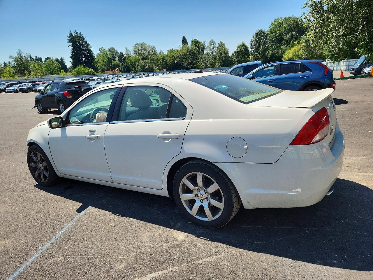 2010 Mercury Milan Premier - Фото 2