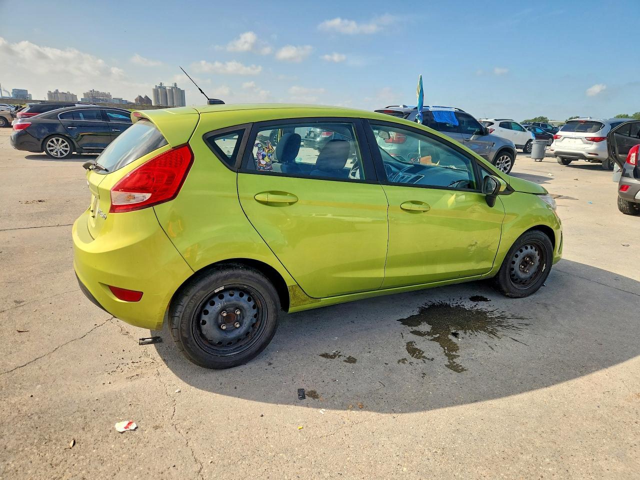 2012 Ford Fiesta Se - Фото 3