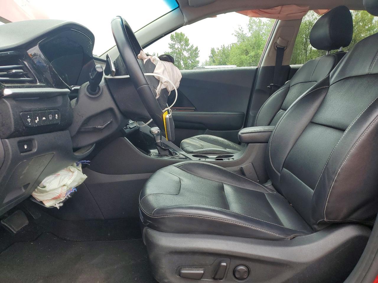 2022 Kia Niro Touring Special Edition - Image 7