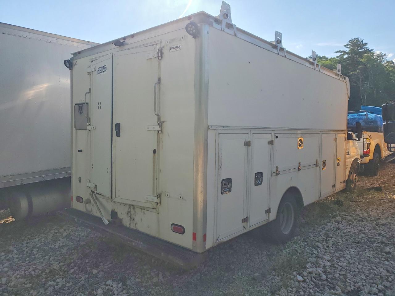 2019 Chevy Express G4500 Utility Box - Image 3