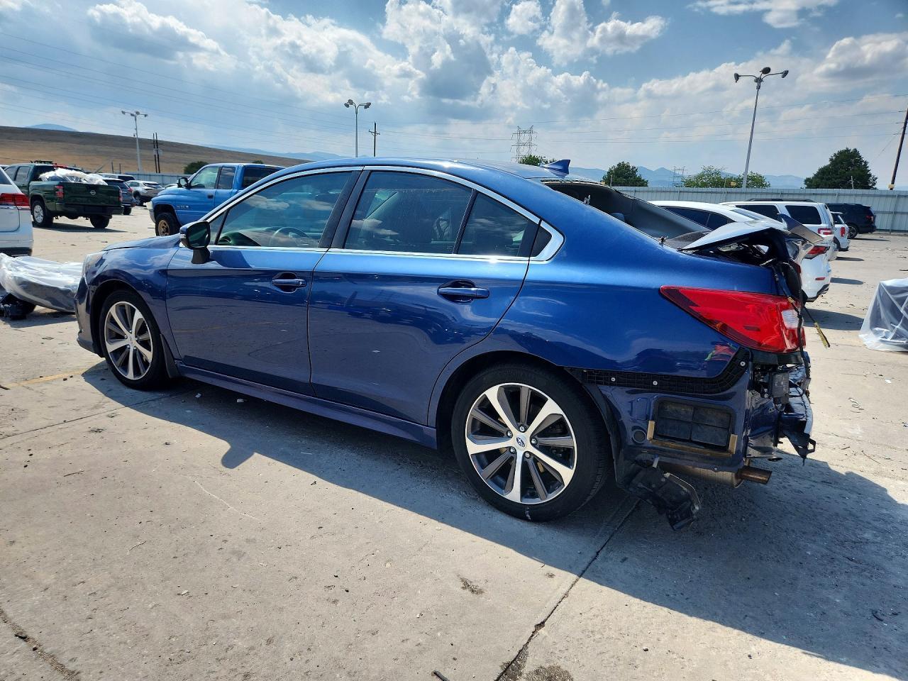 2019 Subaru Legacy 3.6R Limited - Фото 2