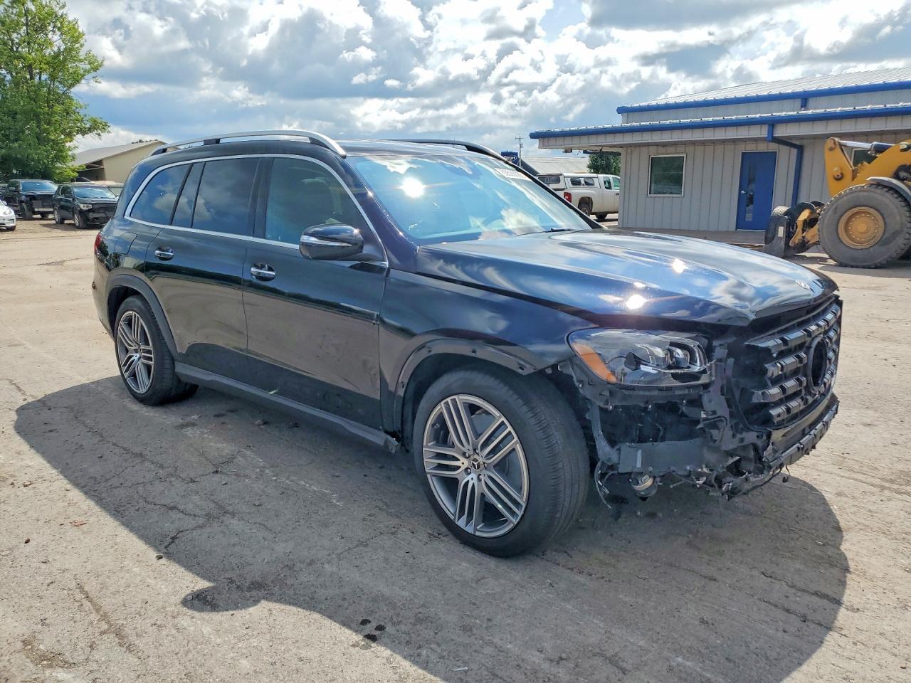 2025 Mercedes-Benz Gls 450 4Matic - Image 4