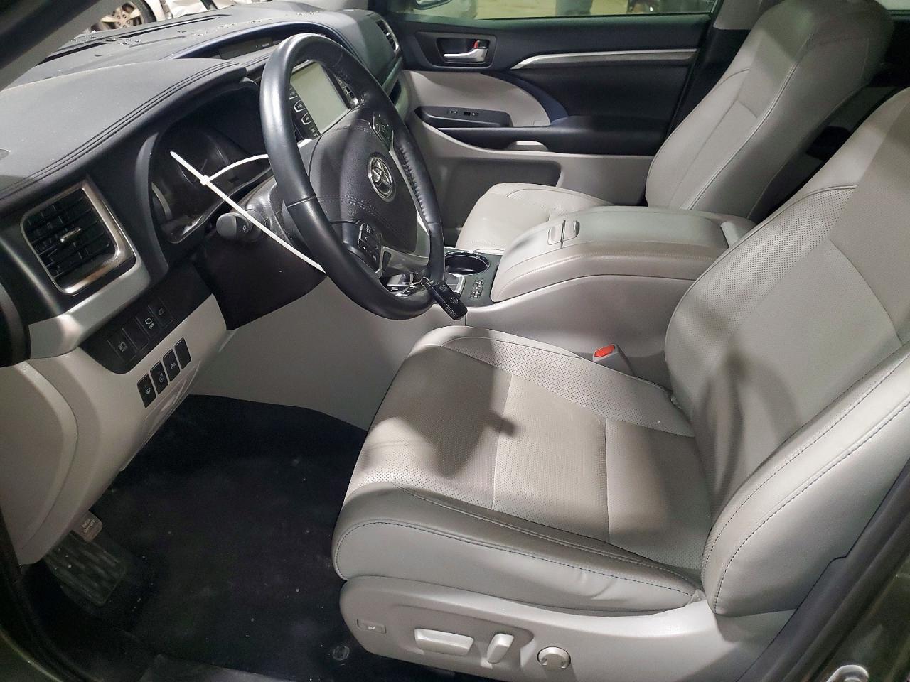 2019 Toyota Highlander Hybrid Limited Platinum - Фото 7