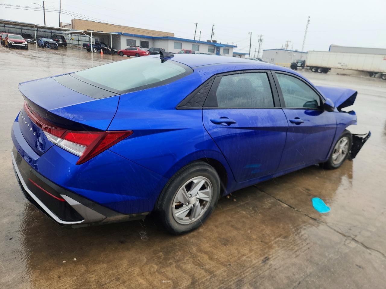 2024 Hyundai Elantra Se - Фото 3