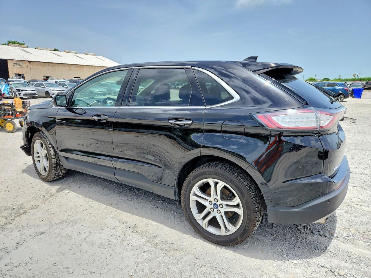 2017 Ford Edge Titanium - Фото 2