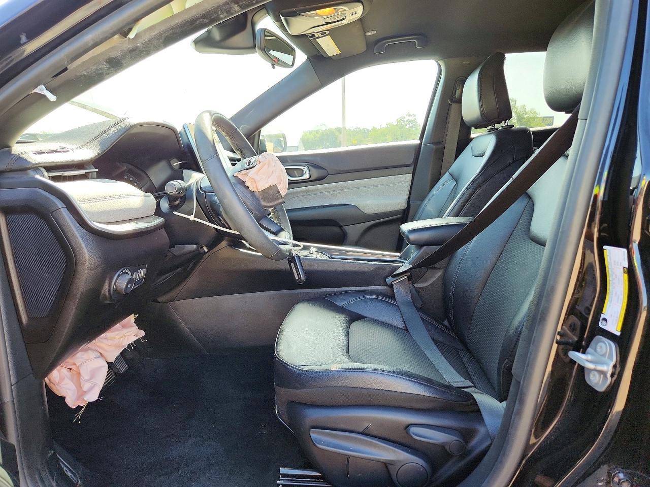 2025 Jeep Compass Latitude - Image 7