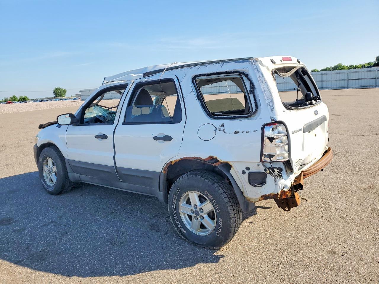 2007 Ford Escape Xls - Фото 2