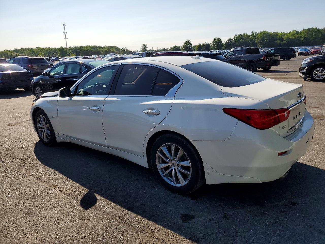 2016 Infiniti Q50 3.0T Premium - Фото 2