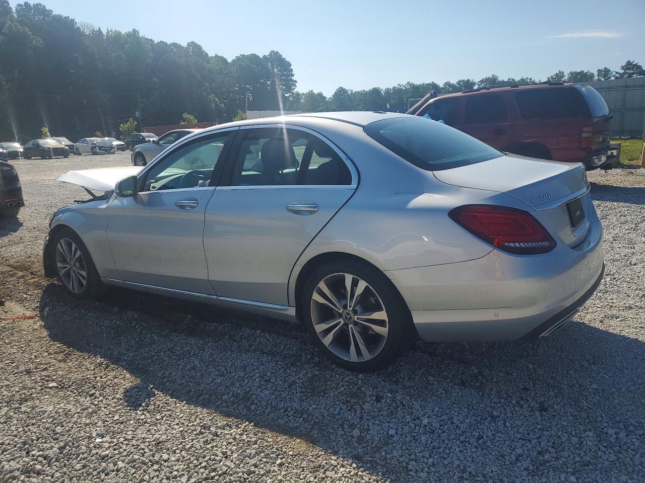 2020 Mercedes-Benz C 300 - Фото 2