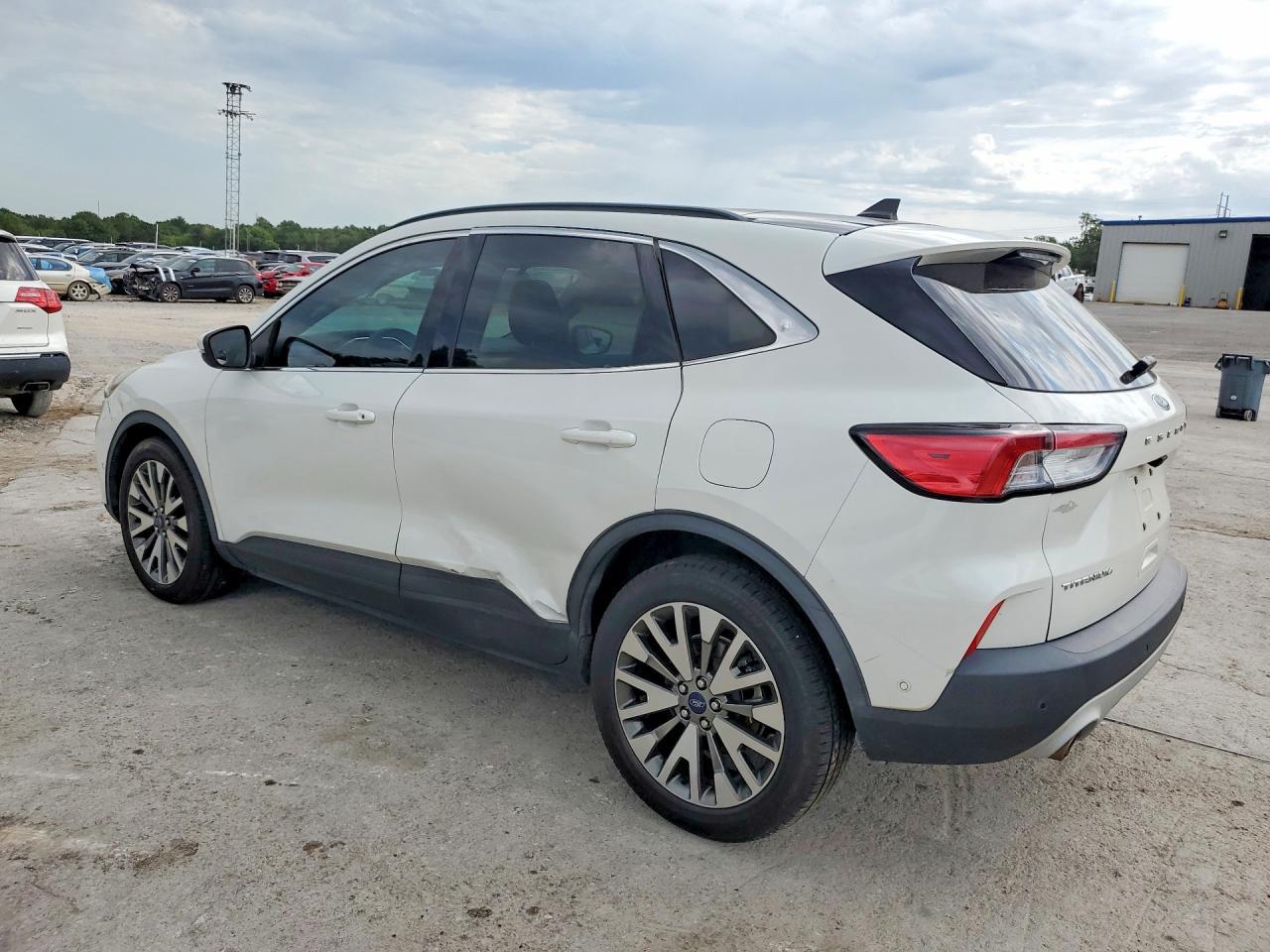 2020 Ford Escape Titanium - Image 2