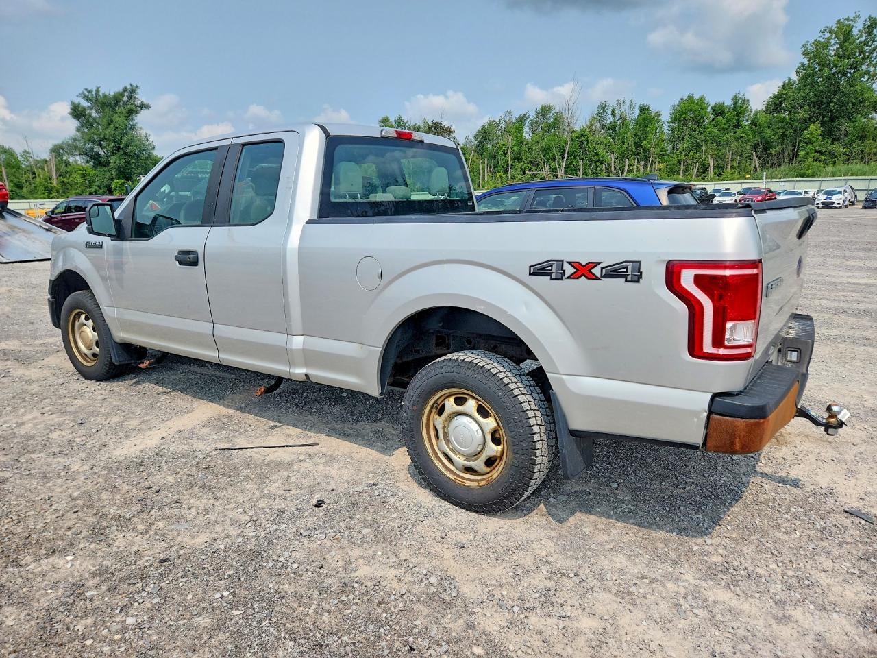 2016 Ford F150 Super Cab - Фото 2