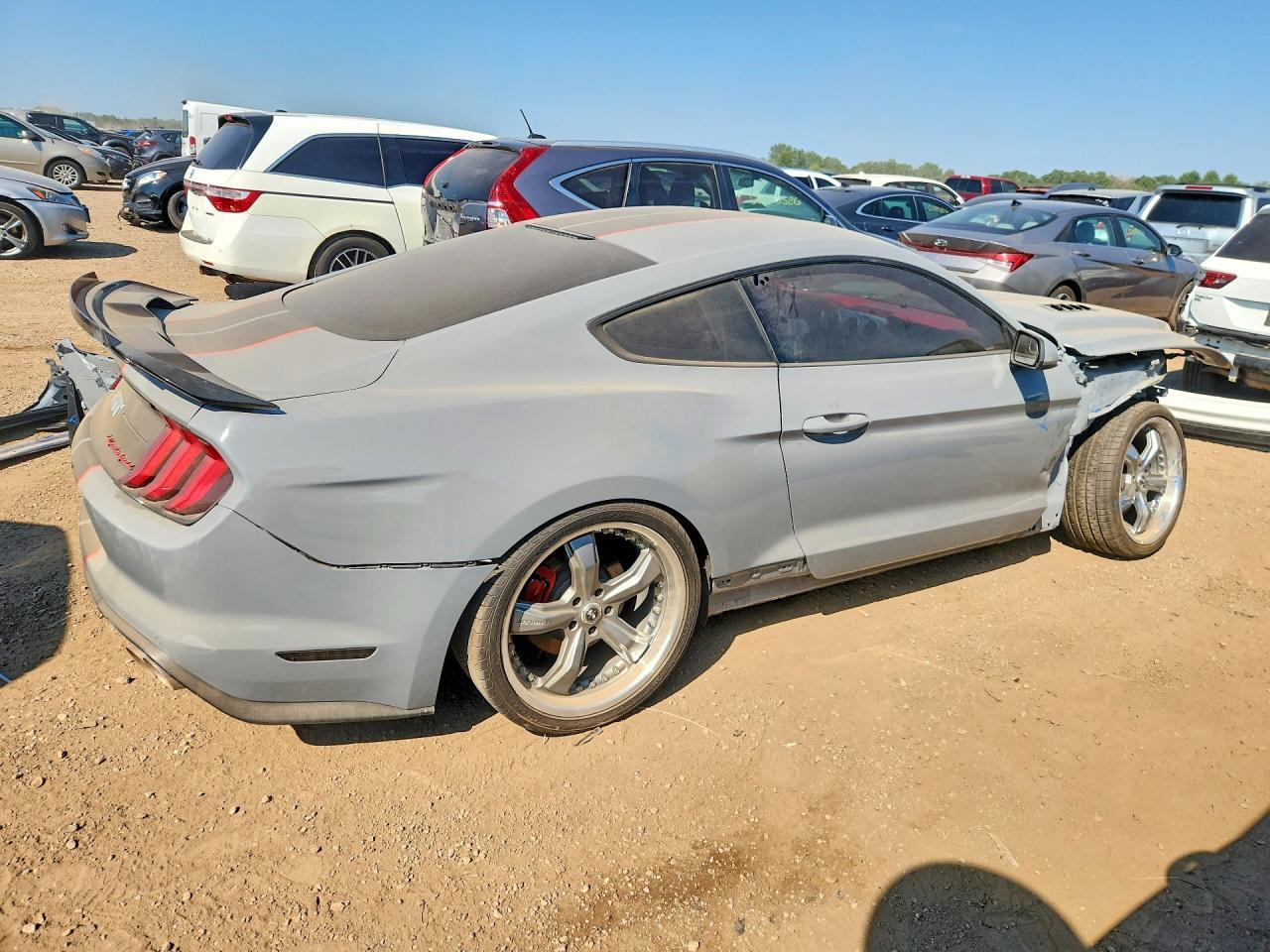 2021 Ford Mustang Gt - Фото 3