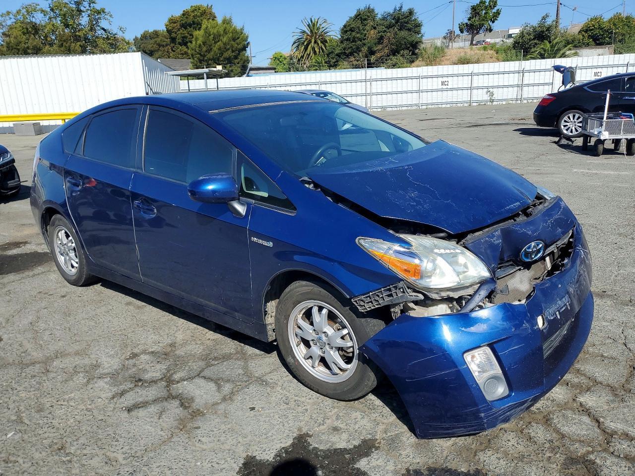 2010 Toyota Prius Iii - Image 4