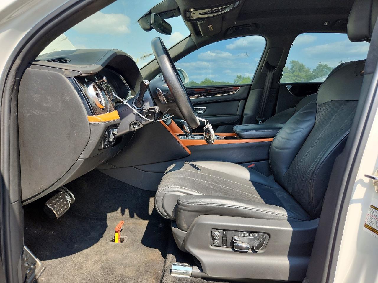 2020 Bentley Bentayga - Фото 7