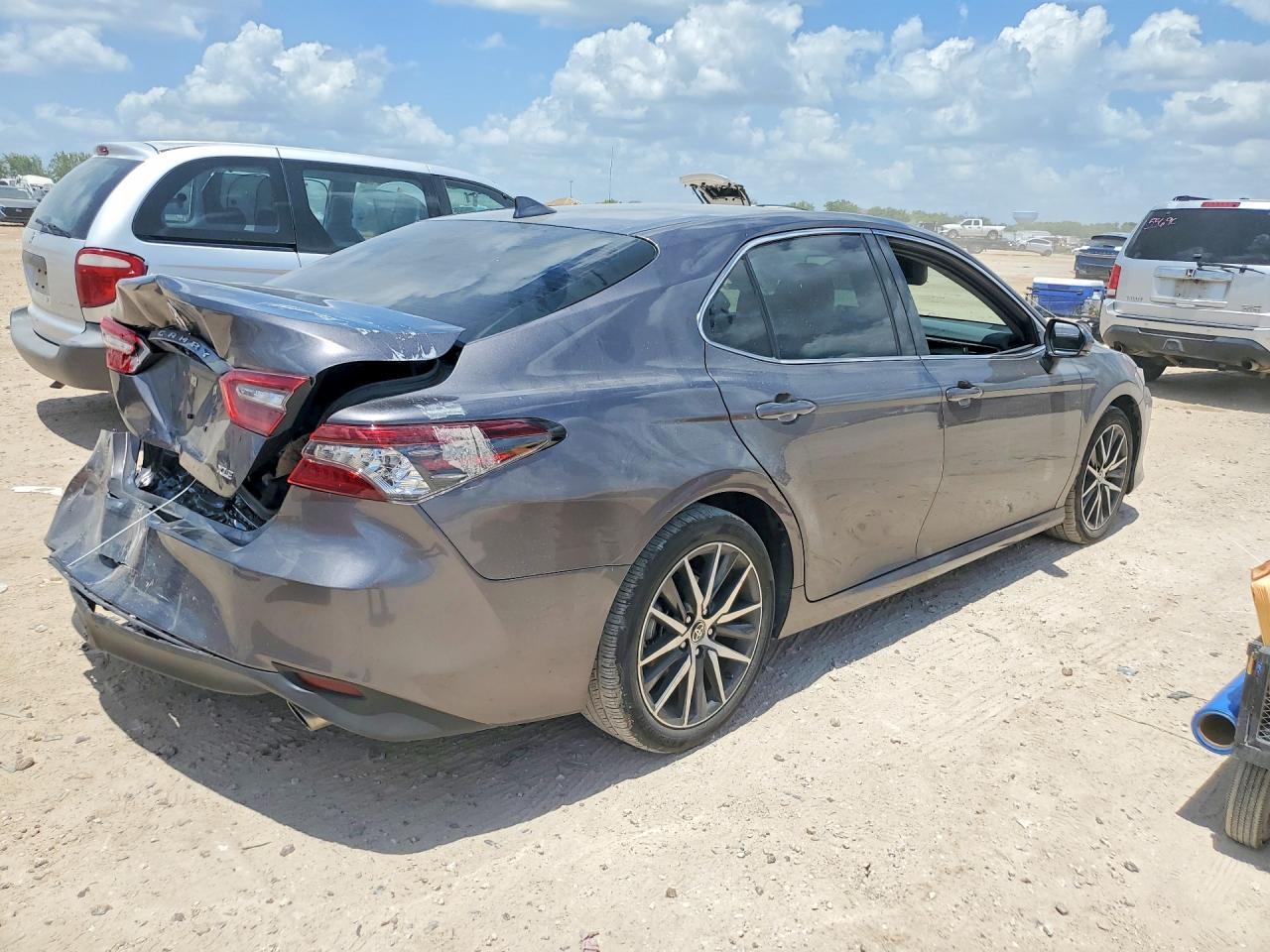 2023 Toyota Camry Xle - Фото 3