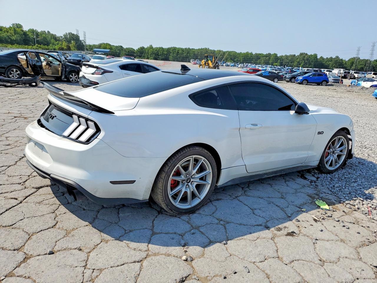 2021 Ford Mustang Gt - Фото 3