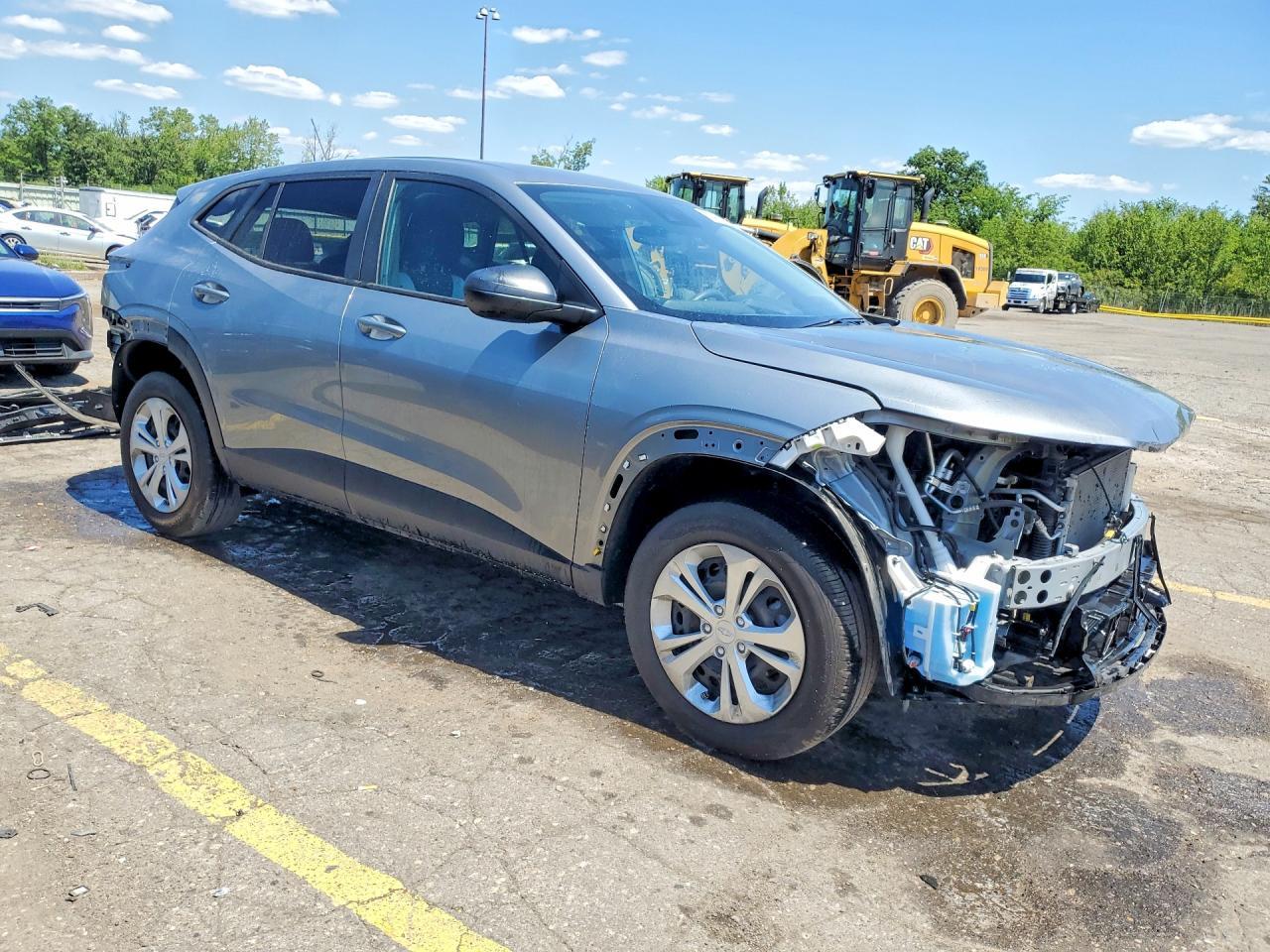 2024 Chevrolet Trax Ls - Image 4