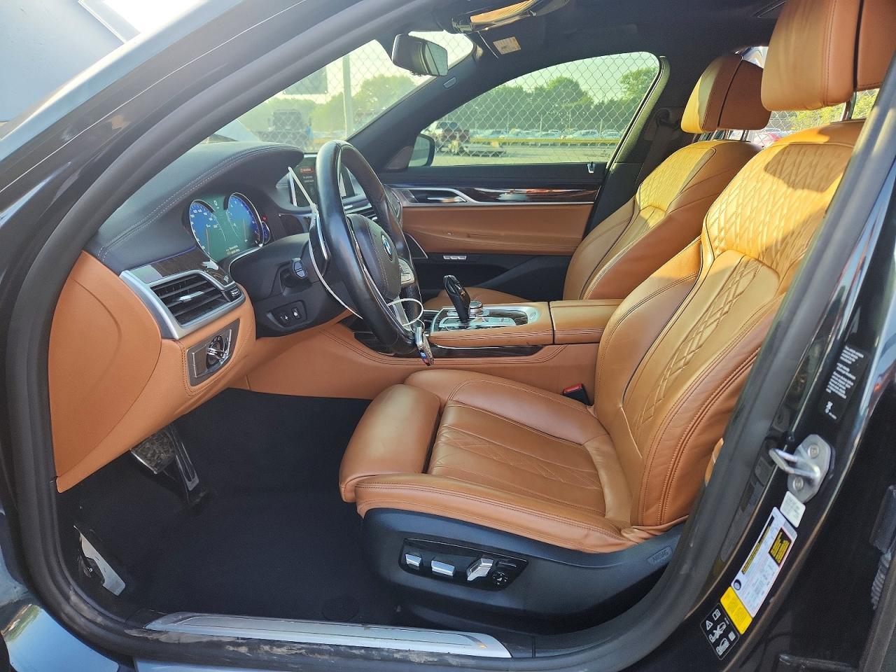 2018 BMW 750 Xi - Image 7