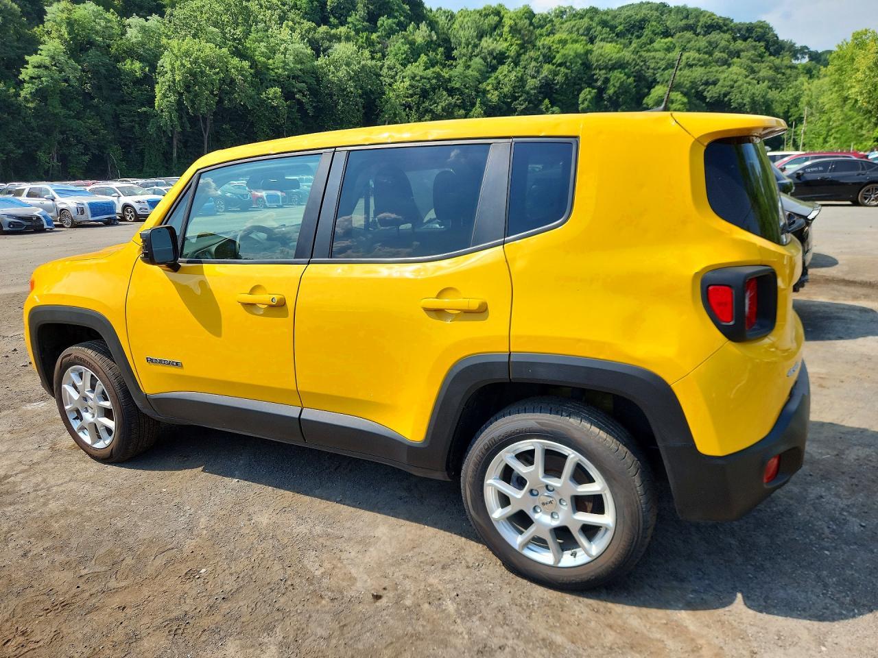 2023 Jeep Renegade Latitude - Фото 2