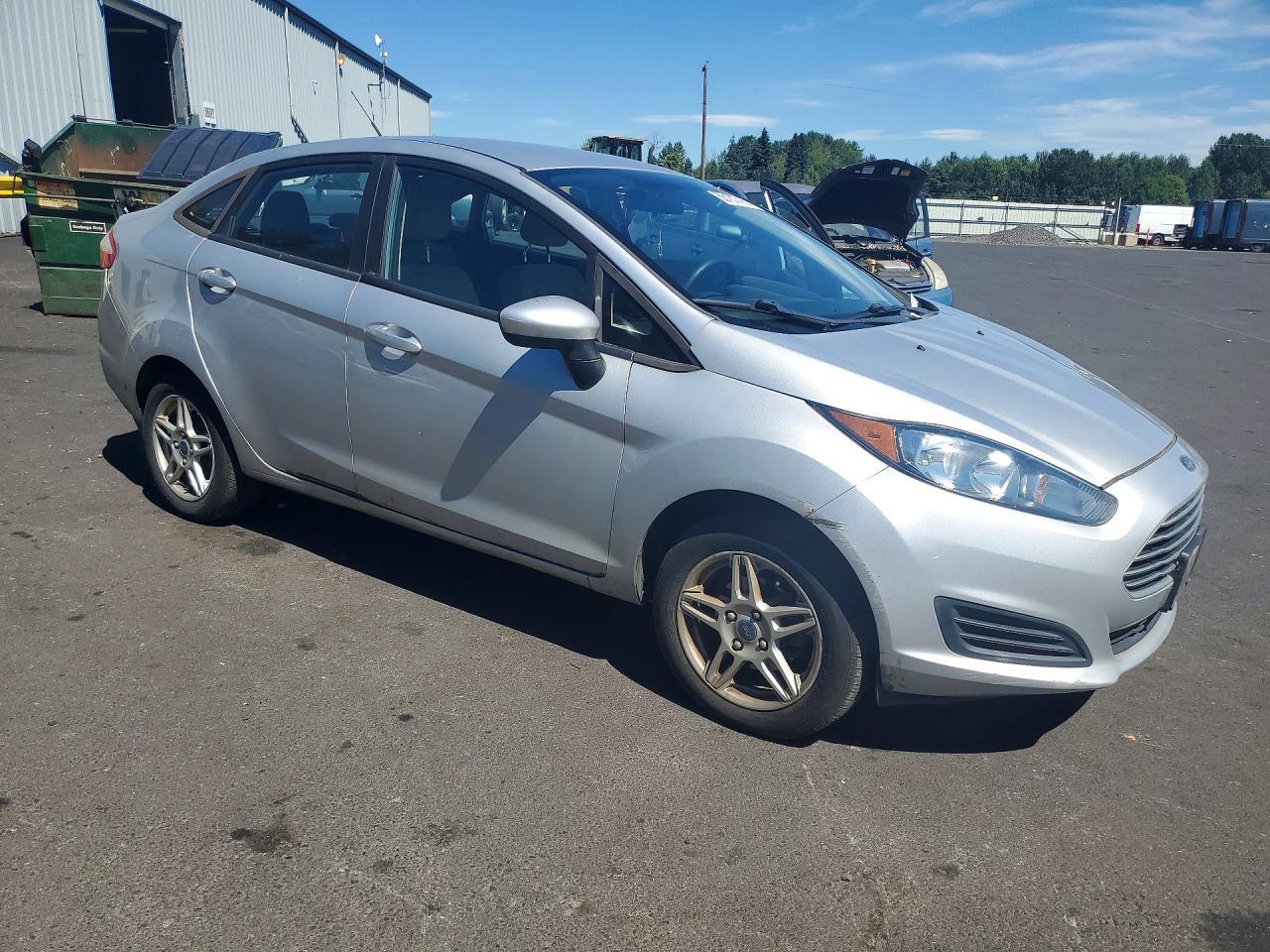 2017 Ford Fiesta Se - Фото 4