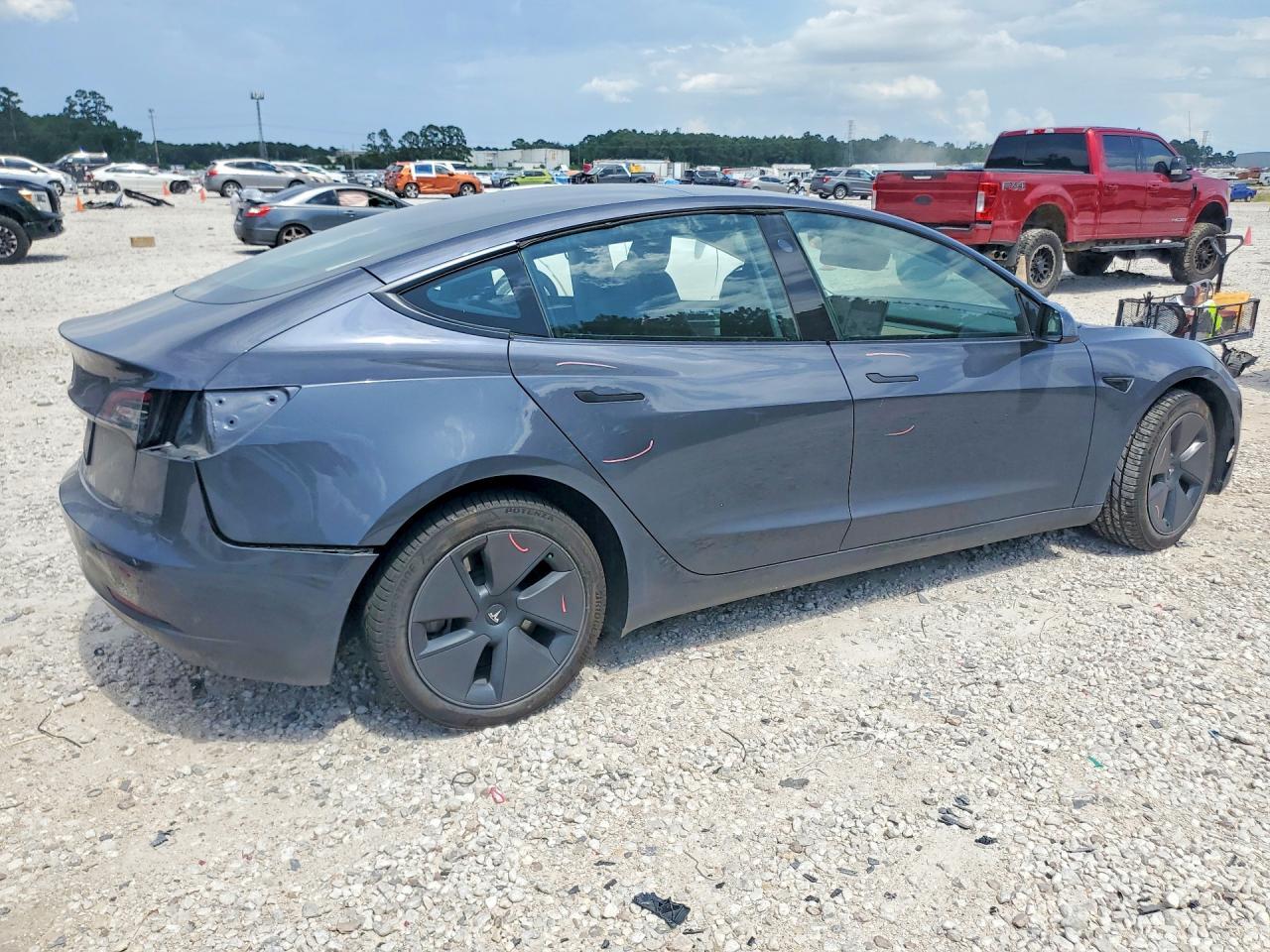 2023 Tesla Model 3 - Фото 3