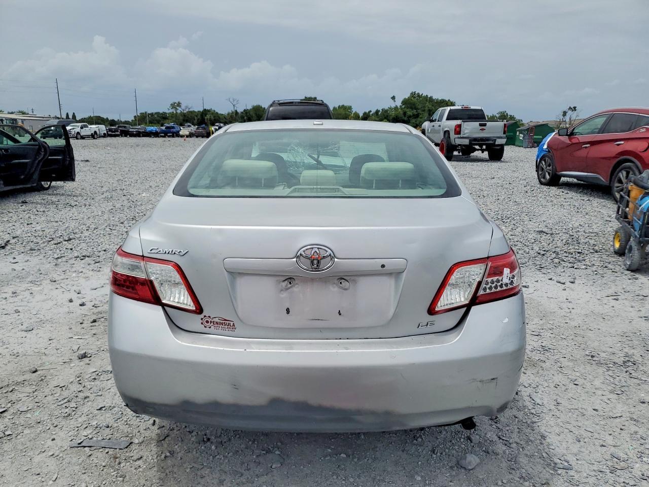 2010 Toyota Camry Le - Image 6