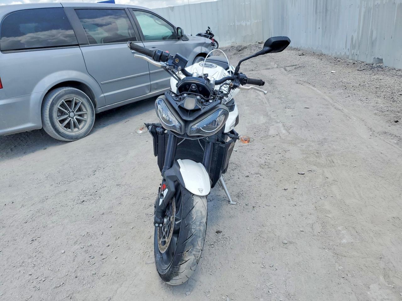 2024 Triumph Motorcycle Street Triple 765 R - Фото 2