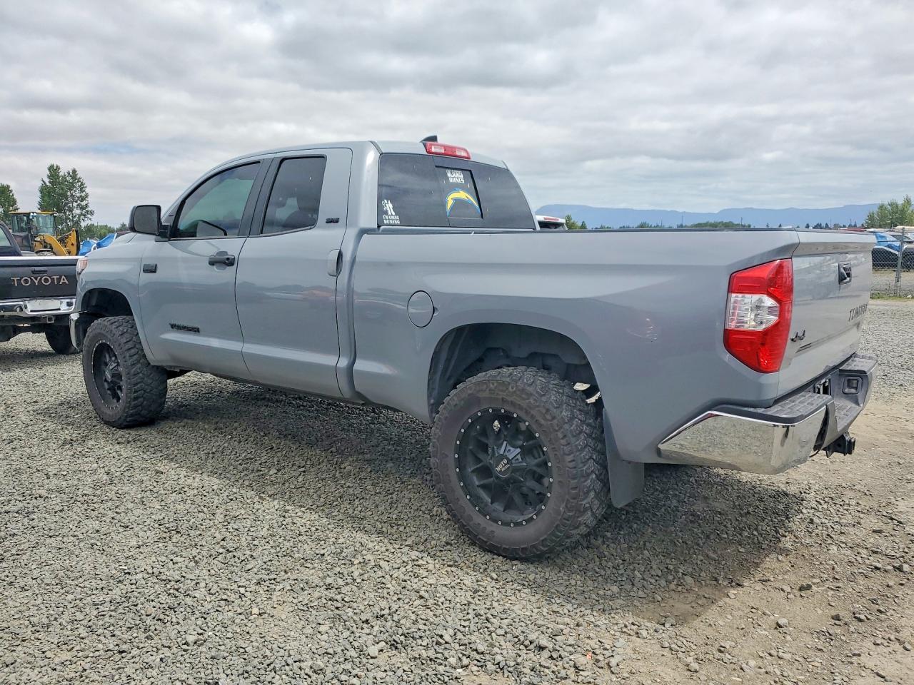 2020 Toyota Tundra Sr5 - Фото 2
