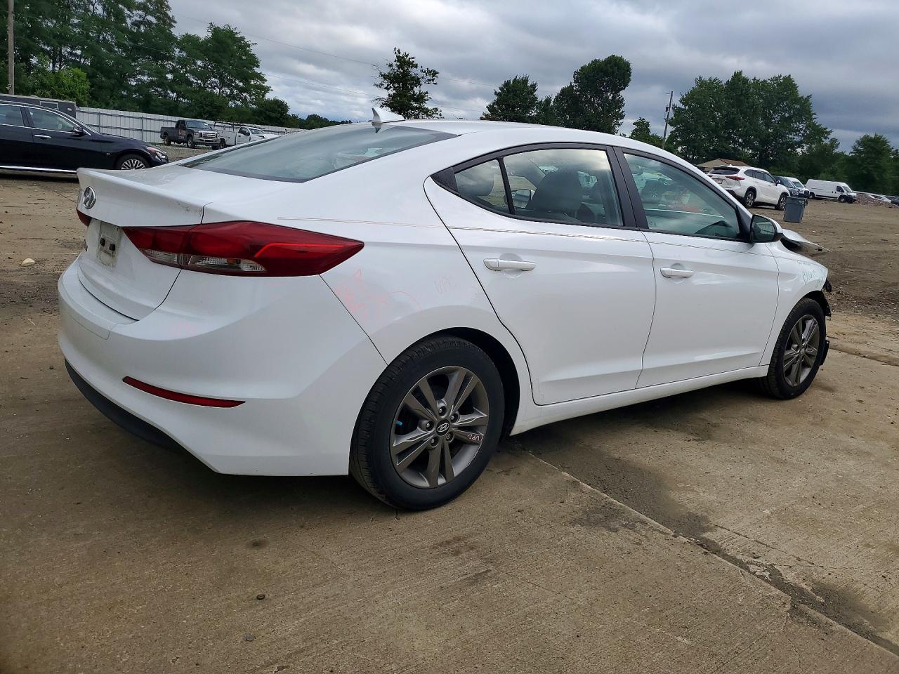 2017 Hyundai Elantra Se - Фото 3