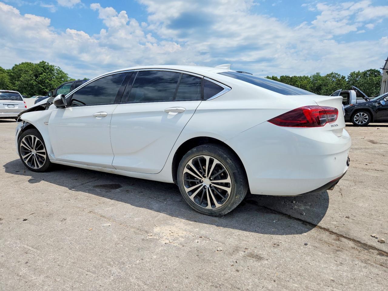 2018 Buick Regal Essence - Фото 2