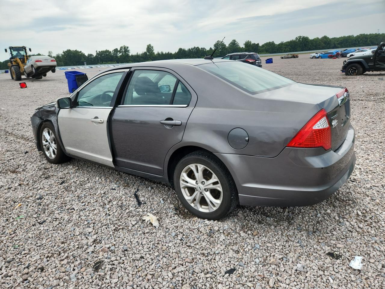 2012 Ford Fusion Se - Image 2