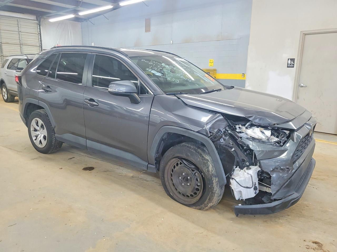 2021 Toyota Rav4 Le - Фото 4