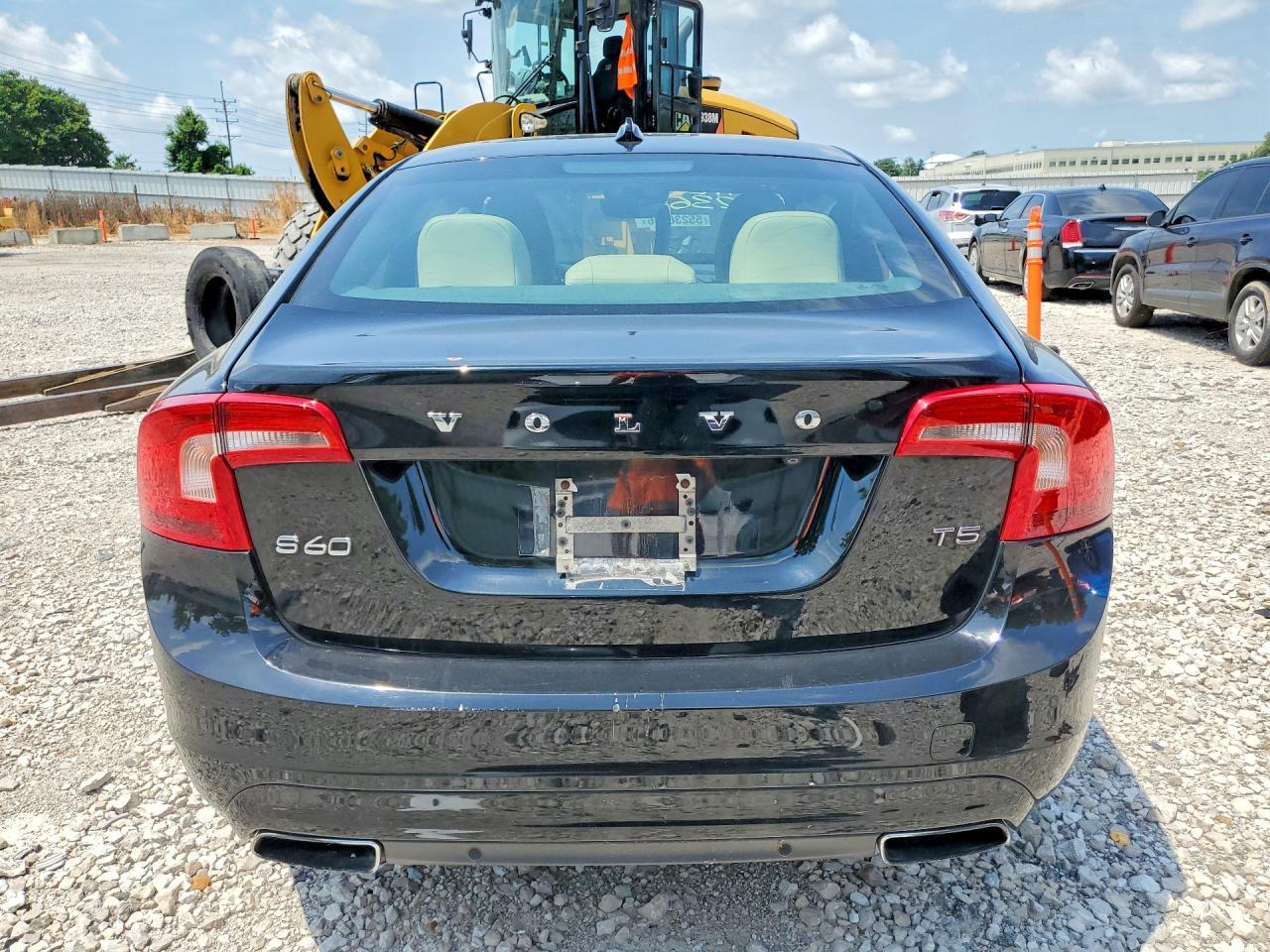 2015 Volvo S60 Platinum - Фото 6