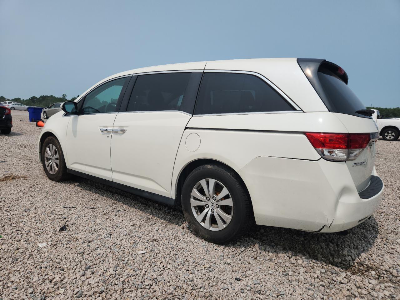 2016 Honda Odyssey - Image 2