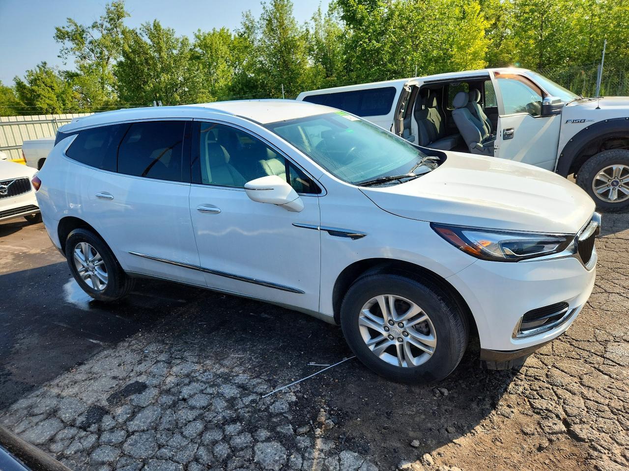 2021 Buick Enclave Essence - Image 4