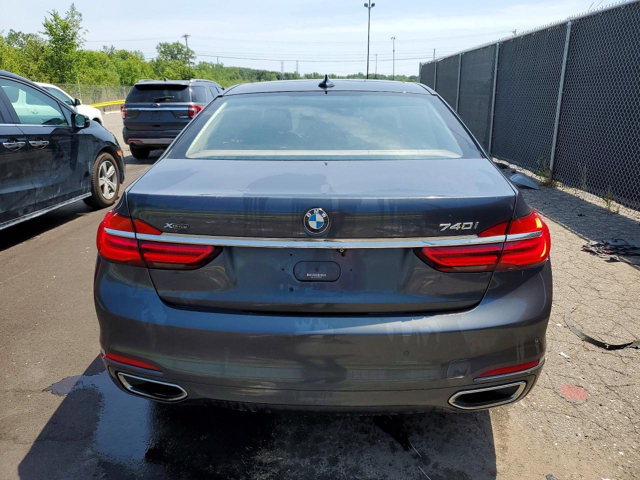 2018 BMW 740 Xi - Image 6