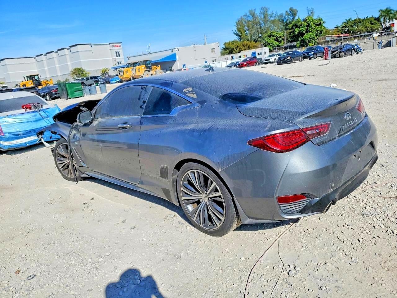 2017 Infiniti Q60 2.0T Premium - Фото 2