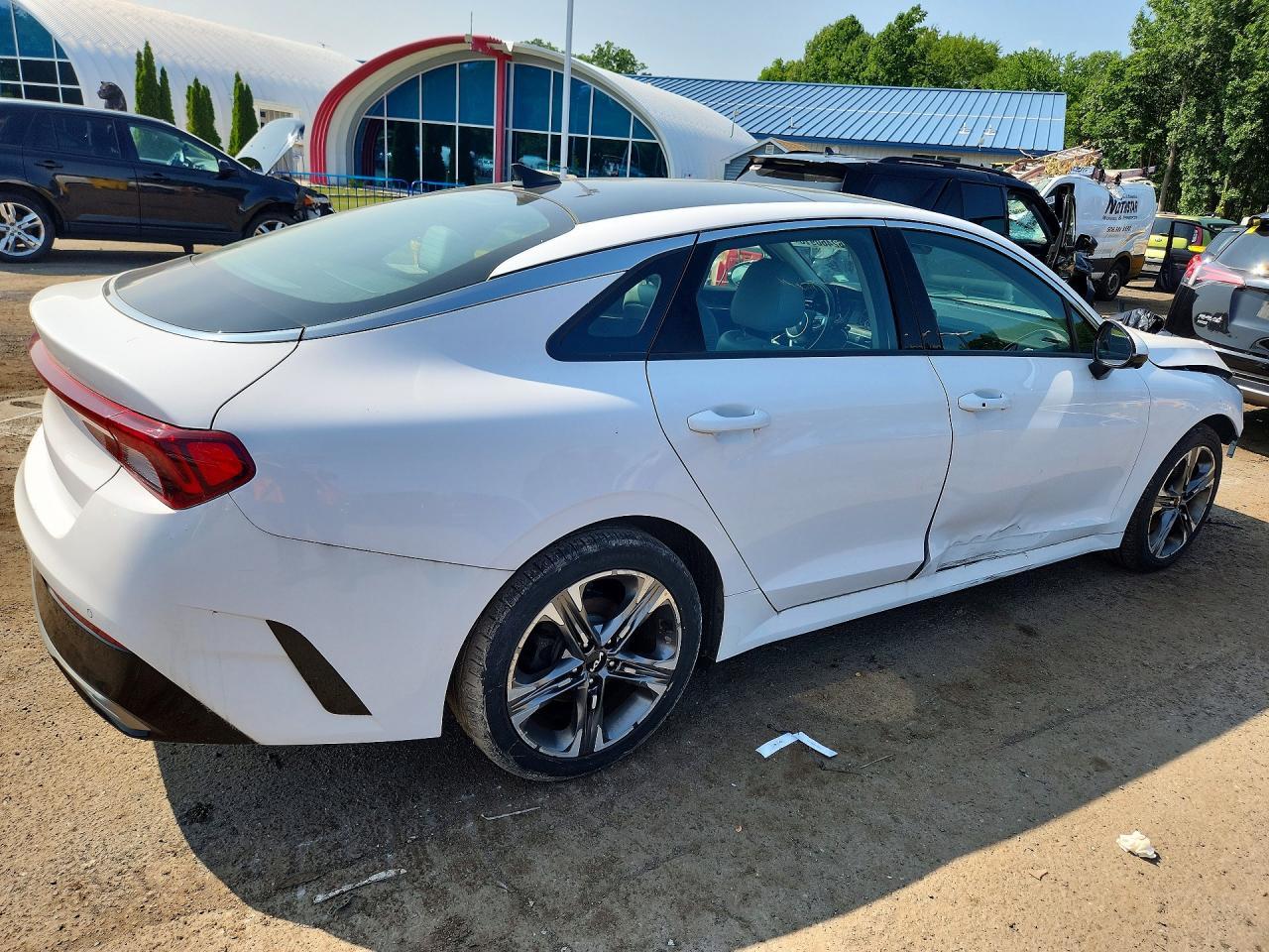 2022 Kia K5 Ex - Image 3
