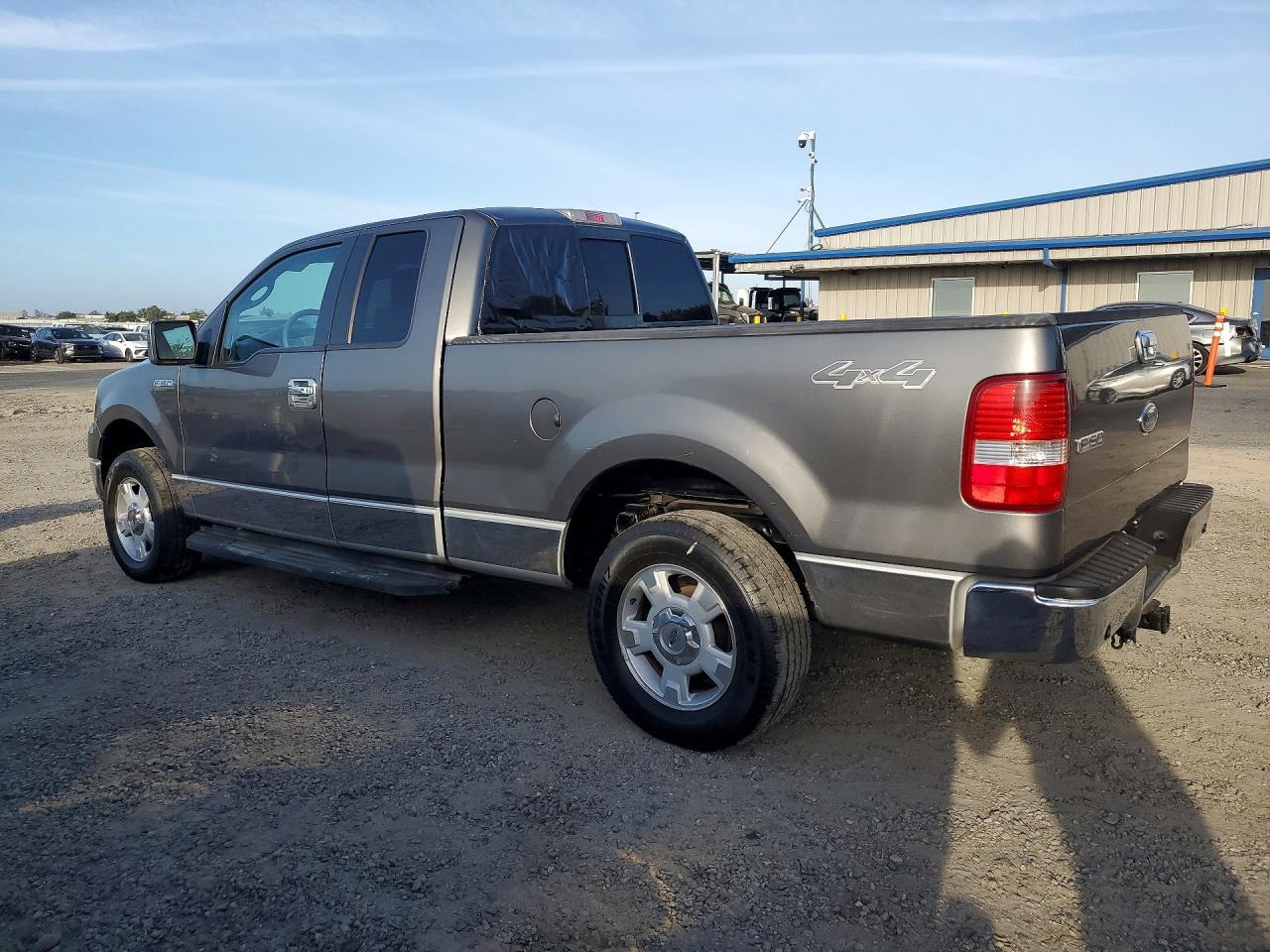 2005 Ford F150 - Image 2