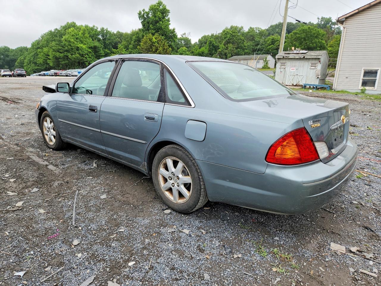 2002 Toyota Avalon Xls - Image 2