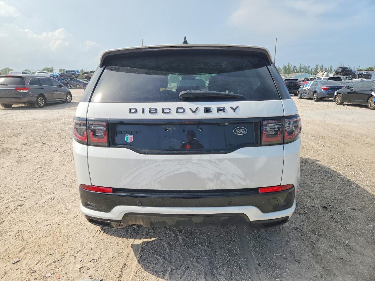 2022 Land Rover Discovery Sport S R-Dynamic - Image 6